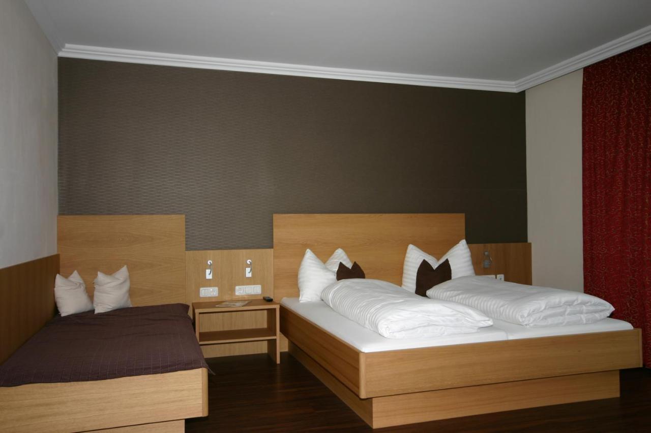 Hotel Herzblut - Joker Card Included In Summer